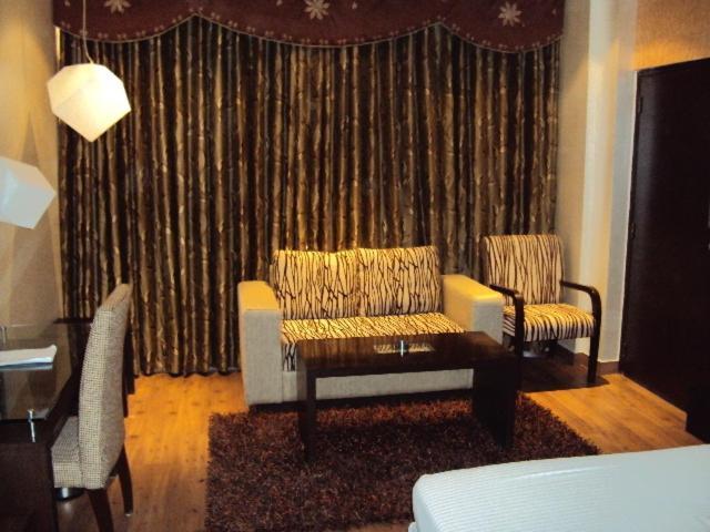 The Victoria Grand Hotel & Spa カソーリ エクステリア 写真